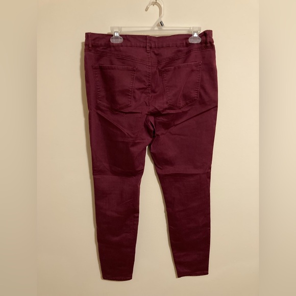 Refuge Women’s Jeans - Picture 3 of 3